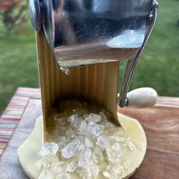 Vintage 1930s enamel & chrome ice-o- mat ice crusher Rival Mfg. Co. Kansas City - Picture 8 of 14